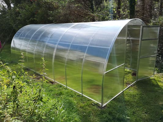 Polyethylene vs polycarbonate greenhouse Construction